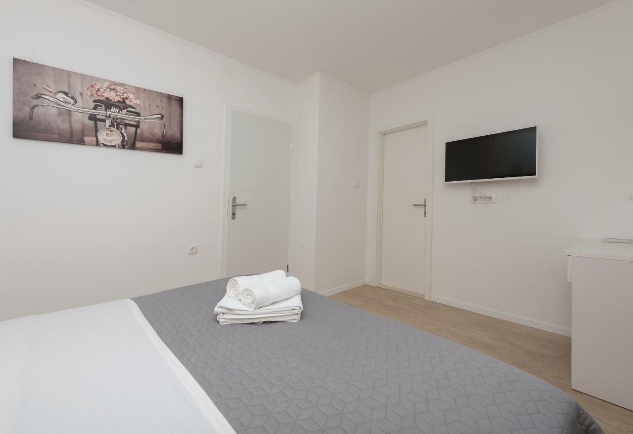 Apartmani Mona Makarska Exterior foto