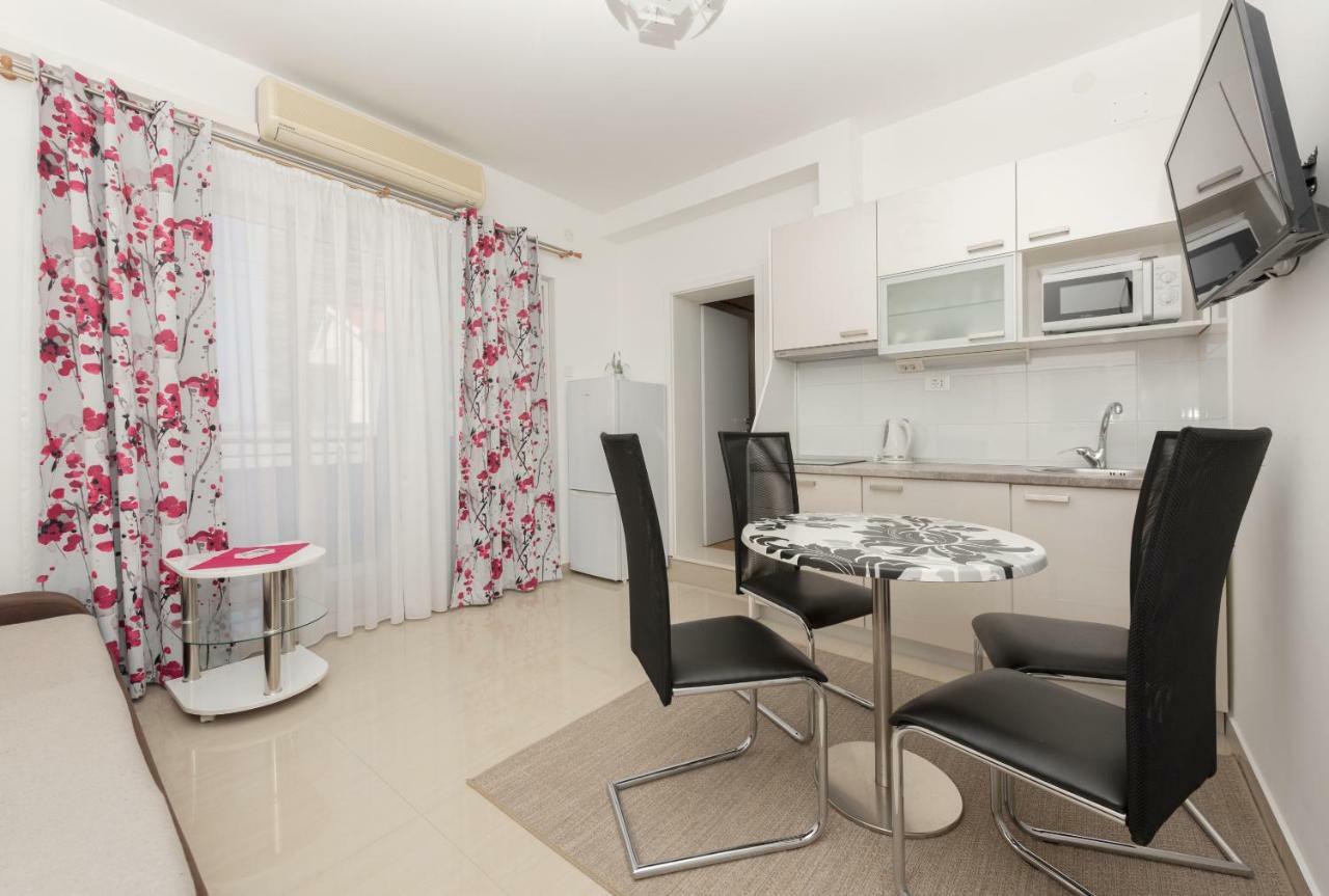 Apartmani Mona Makarska Exterior foto