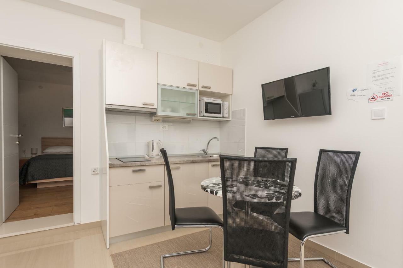 Apartmani Mona Makarska Exterior foto