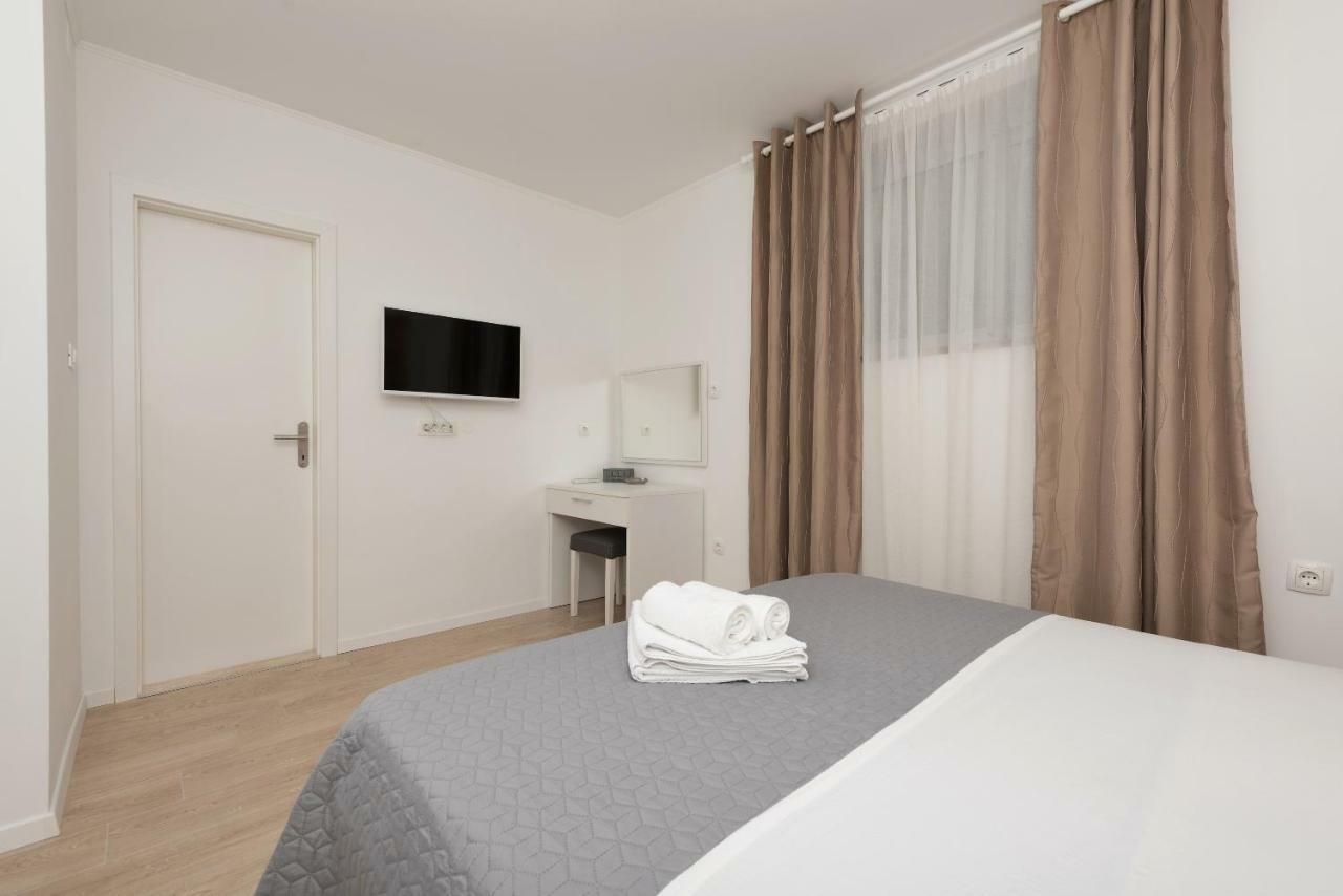 Apartmani Mona Makarska Exterior foto